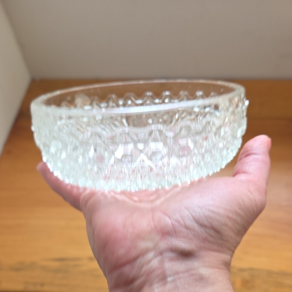 Elegant Clear Glass Bowl - Picture 6 of 6